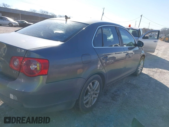 2007 Volkswagen Jetta 2.5 with VIN 3VWSF71KX7M031633, listed as a IAAI auction lot 41666156 with 210,312 mi miles and . Bid and sale history available at DreamBid. Image 4.