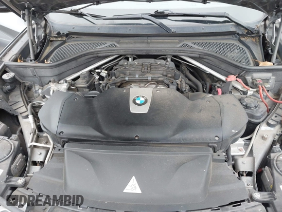 2014 BMW X5 xDrive50i with VIN 5UXKR6C54E0C02423, listed as a IAAI auction lot 42278044 with 122,370 mi miles and . Bid and sale history available at DreamBid. Image 10.