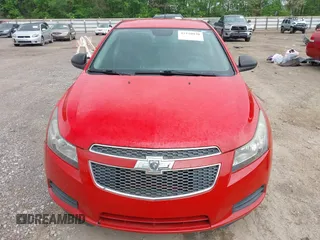 2014 Chevrolet Cruze LS with VIN 1G1PA5SH4E7185799, listed as a IAAI auction lot 42128030 with 195,156 mi miles and . Bid and sale history available at DreamBid. Image 6.