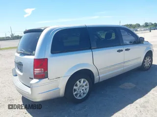2008 Chrysler Town & Country LX with VIN 2A8HR44H08R696935, listed as a IAAI auction lot 41679669 with 92,276 mi miles. Bid and sale history available at carsss.com. Image 4.