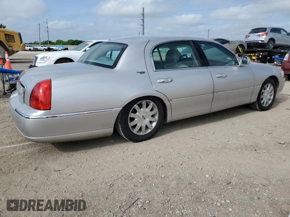 2009 Lincoln Town Car Signature Limited z VIN 2LNHM82V99X635551, wystawiony jako Copart lot #54103565 z przebiegiem 138 836 mil mil oraz Czysty tytuł • Clean title. Historia ofert i sprzedaży dostępna na DreamBid. Obrazek 3.