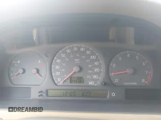 1999 Volvo S70 с VIN YV1LS55A8X2613644, выставлен на аукционе IAAI как лот 42435557 с пробегом 274 781 миль миль и . История ставок и продаж доступна на DreamBid. Изображение 7.