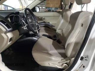 2010 Mitsubishi Outlander SE с VIN JA4AS3AWXAZ018838, выставлен на аукционе Copart как лот 46368595 с пробегом 71 888 миль миль и Списание • Salvage title. История ставок и продаж доступна на DreamBid. Изображение 7.