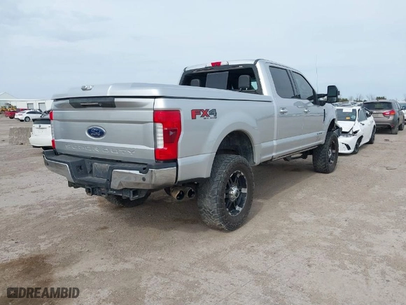 2017 Ford Super Duty F-250 SRW Lariat with VIN 1FT7W2BTXHED57250, listed as a IAAI auction lot 41724650 with 88,796 mi miles. Bid and sale history available at carsss.com. Image 4.