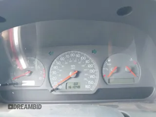 2001 Volvo V40 с VIN YV1VW295X1F632284, выставлен на аукционе IAAI как лот 42426338 с пробегом 161 048 миль миль и . История ставок и продаж доступна на DreamBid. Изображение 7.