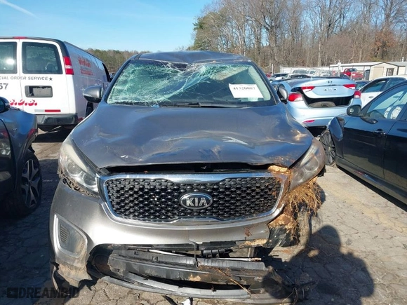 2016 Kia Sorento LX with VIN 5XYPG4A3XGG171580, listed as a IAAI auction lot 41320087 with 201,308 mi miles. Bid and sale history available at carsss.com. Image 12.