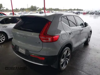 2024 Volvo XC40 с VIN YV4L12UFXR2348830, выставлен на аукционе IAAI как лот 41524099 с пробегом 26 374 миль миль и . История ставок и продаж доступна на DreamBid. Изображение 4.