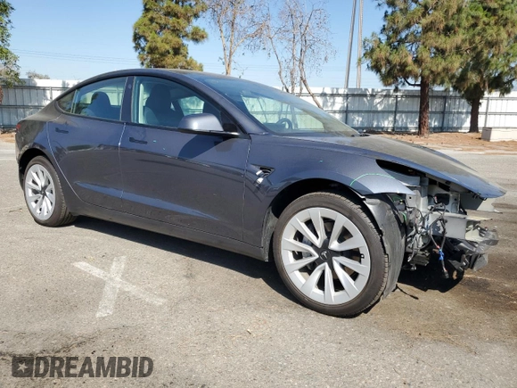 2023 Tesla Model 3 z VIN 5YJ3E1EAXPF583968, wystawiony jako Copart lot #63994085 z przebiegiem 23 723 mil mil oraz Szkoda całkowita • Salvage title. Historia ofert i sprzedaży dostępna na DreamBid. Obrazek 4.