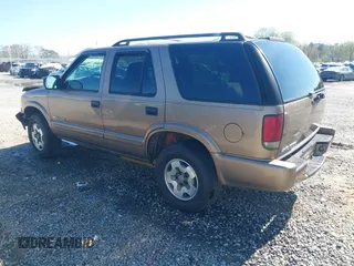 2004 Chevrolet Blazer LS z VIN 1GNDT13X24K167825, wystawiony jako IAAI lot #41976732 z przebiegiem 142 647 mil mil oraz . Historia ofert i sprzedaży dostępna na DreamBid. Obrazek 3.