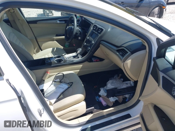 2013 Ford Fusion SE with VIN 3FA6P0H77DR280910, listed as a IAAI auction lot 42056184 with 186,346 mi miles. Bid and sale history available at carsss.com. Image 5.
