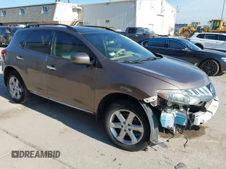 2010 Nissan Murano SL z VIN JN8AZ1MW2AW130301, wystawiony jako IAAI lot #42192646 z przebiegiem 154 717 mil mil oraz . Historia ofert i sprzedaży dostępna na DreamBid. Obrazek 1.