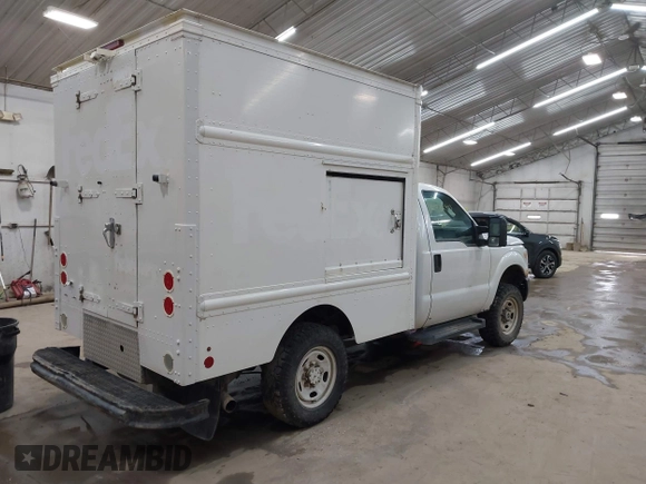 2016 Ford Super Duty F-250 SRW XL with VIN 1FDBF2B66GED17519, listed as a IAAI auction lot 41972443 with 333,161 mi miles. Bid and sale history available at carsss.com. Image 4.