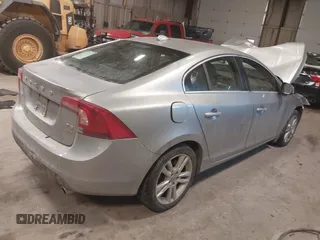 2012 Volvo S60 T6 with VIN YV1902FH1C2119579, listed as a IAAI auction lot 41359902 with 237,451 mi miles. Bid and sale history available at carsss.com. Image 4.