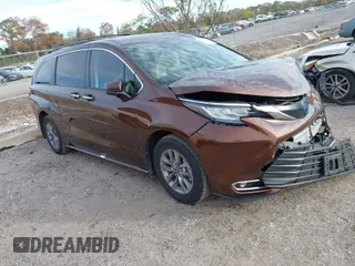 2022 Toyota Sienna XLE with VIN 5TDJRKEC4NS094526, listed as a IAAI auction lot 41399573 with 107,026 mi miles. Bid and sale history available at carsss.com. Image 1.
