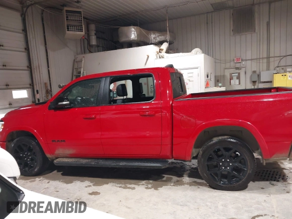 2021 Ram 1500 Laramie z VIN 1C6SRFJT2MN729787, wystawiony jako IAAI lot #42264245 z przebiegiem 81 625 mil mil oraz . Historia ofert i sprzedaży dostępna na DreamBid. Obrazek 14.