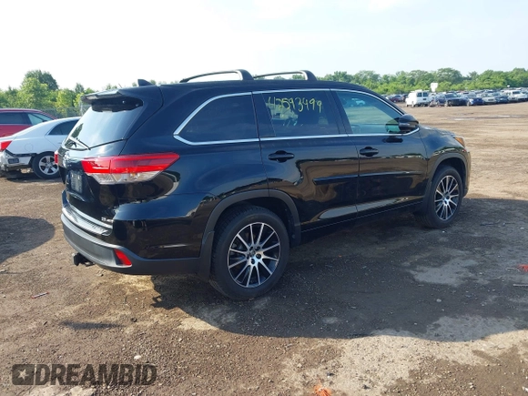 2018 Toyota Highlander SE with VIN 5TDJZRFH7JS868717, listed as a IAAI auction lot 42593499 with 83,533 mi miles and . Bid and sale history available at DreamBid. Image 4.