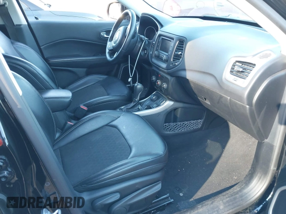 2017 Jeep Compass Latitude with VIN 3C4NJDBB8HT679989, listed as a IAAI auction lot 41499263 with 73,369 mi miles. Bid and sale history available at carsss.com. Image 5.
