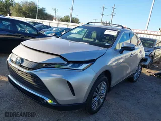 2024 Toyota Venza LE with VIN JTEAAAAH1RJ180653, listed as a IAAI auction lot 41192026 with 8441 miles. Bid and sale history available at carsss.com. Image 18.