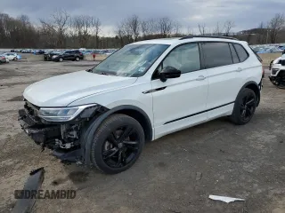 2023 Volkswagen Tiguan SE R-Line Black z VIN 3VVCB7AX0PM092196, wystawiony jako Copart lot #53115405 z przebiegiem 40 445 mil mil oraz Szkoda całkowita • Salvage title. Historia ofert i sprzedaży dostępna na DreamBid. Obrazek 1.