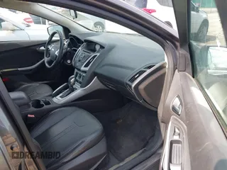 2013 Ford Focus SE with VIN 1FADP3F22DL333107, listed as a IAAI auction lot 41927543 with 115,048 mi miles and . Bid and sale history available at carsss.com. Image 5.