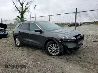 2020 Ford Escape SE z VIN 1FMCU0G64LUB91314, wystawiony jako Copart lot #58558185 z przebiegiem 78 251 mil mil oraz Szkoda całkowita • Salvage title. Historia ofert i sprzedaży dostępna na DreamBid. Obrazek 15.