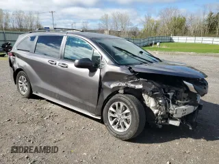 2022 Toyota Sienna LE z VIN 5TDKSKFC6NS063429, wystawiony jako Copart lot #54986965 z przebiegiem Nie podano mil oraz Szkody całkowita. Historia ofert i sprzedaży dostępna na DreamBid. Obrazek 4.