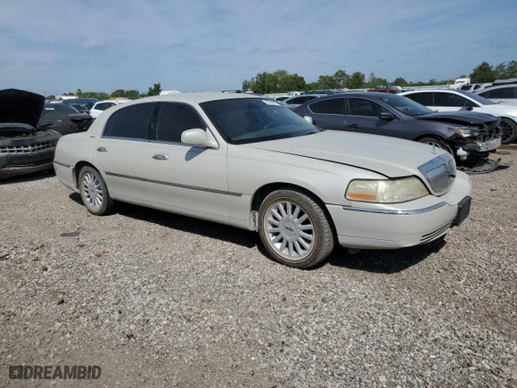 2005 Lincoln Town Car Signature with VIN 1LNHM81W95Y629785, listed as a Copart auction lot 53444095 with 150,120 mi miles and Salvage Title. Bid and sale history available at carsss.com. Image 4.