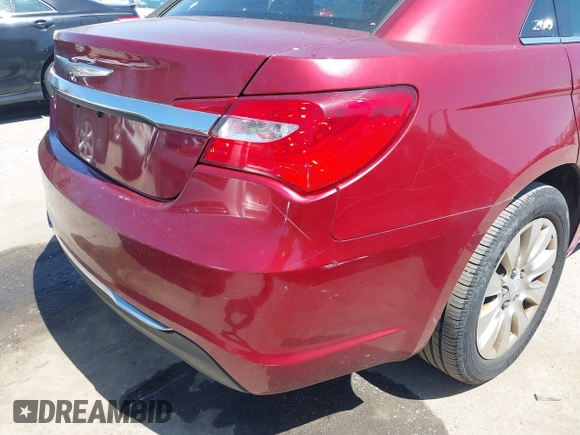 2014 Chrysler 200 LX with VIN 1C3CCBAB6EN211685, listed as a IAAI auction lot 42061267 with 178,834 mi miles. Bid and sale history available at carsss.com. Image 13.