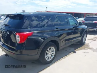 2021 Ford Explorer with VIN 1FMSK8BH0MGA04305, listed as a IAAI auction lot 42082051 with 70,858 mi miles. Bid and sale history available at carsss.com. Image 4.