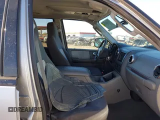 2006 Ford Expedition Special Service with VIN 1FMPU15596LA24054, listed as a IAAI auction lot 41392864 with 187,927 mi miles. Bid and sale history available at carsss.com. Image 5.