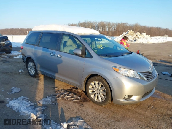 2015 Toyota Sienna Ltd with VIN 5TDDK3DC1FS094834, listed as a IAAI auction lot 41344394 with 137,146 mi miles. Bid and sale history available at carsss.com. Image 1.