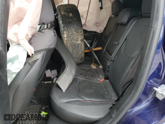 2017 Jeep Renegade Trailhawk z VIN ZACCJBCB2HPF59817, wystawiony jako Copart lot #61259205 z przebiegiem 75 899 mil mil oraz Szkoda całkowita • Salvage title. Historia ofert i sprzedaży dostępna na DreamBid. Obrazek 11.