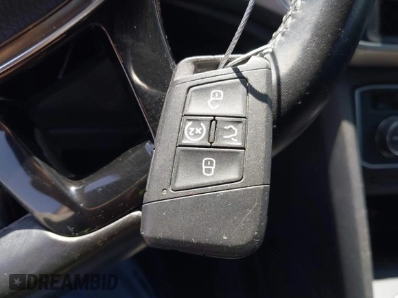 2018 Volkswagen Atlas SE with VIN 1V2LR2CAXJC558200, listed as a IAAI auction lot 42297089 with 95,366 mi miles and . Bid and sale history available at DreamBid. Image 11.