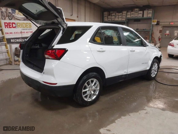 2022 Chevrolet Equinox LS with VIN 3GNAXSEV3NS170280, listed as a IAAI auction lot 41729722 with 44,412 mi miles. Bid and sale history available at carsss.com. Image 4.