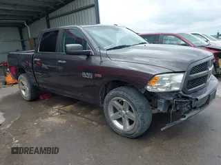 2017 Ram 1500 Express z VIN 3C6RR7KT7HG718897, wystawiony jako IAAI lot #42564686 z przebiegiem 214 940 mil mil oraz . Historia ofert i sprzedaży dostępna na DreamBid. Obrazek 1.