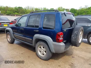 2005 Jeep Liberty Sport with VIN 1J4GK48K05W500812, listed as a IAAI auction lot 41832180 with 138,254 mi miles. Bid and sale history available at carsss.com. Image 3.