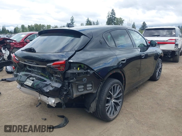2023 Maserati Grecale Modena z VIN ZN682AVM0P7438449, wystawiony jako IAAI lot #42194029 z przebiegiem Nie podano mil oraz . Historia ofert i sprzedaży dostępna na DreamBid. Obrazek 4.