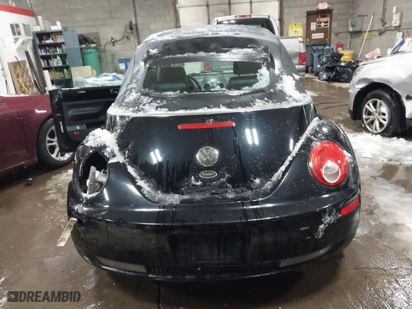 2008 Volkswagen New Beetle Convertible SE with VIN 3VWRG31Y88M412424, listed as a IAAI auction lot 41608648 with 86,658 mi miles. Bid and sale history available at carsss.com. Image 16.