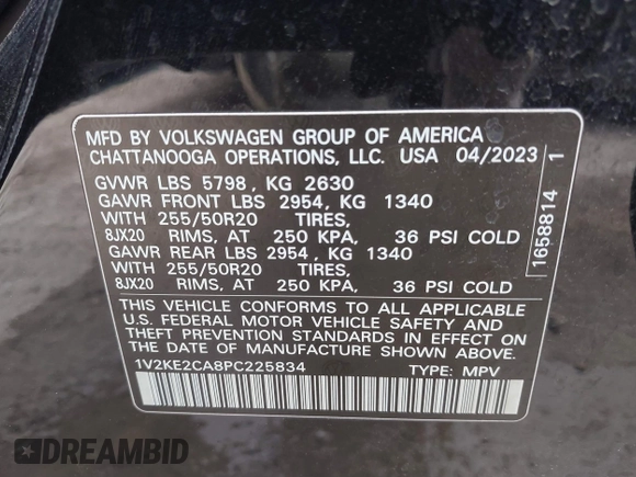 2023 Volkswagen Atlas SE z VIN 1V2KE2CA8PC225834, wystawiony jako IAAI lot #41330975 z przebiegiem 13 629 mil mil oraz . Historia ofert i sprzedaży dostępna na DreamBid. Obrazek 9.