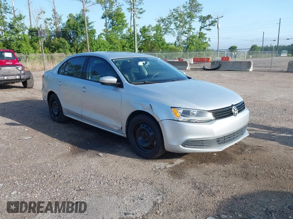 2014 Volkswagen Jetta SE с VIN 3VWD17AJ3EM227750, выставлен на аукционе IAAI как лот 42451317 с пробегом 138 666 миль миль и . История ставок и продаж доступна на DreamBid. Изображение 1.