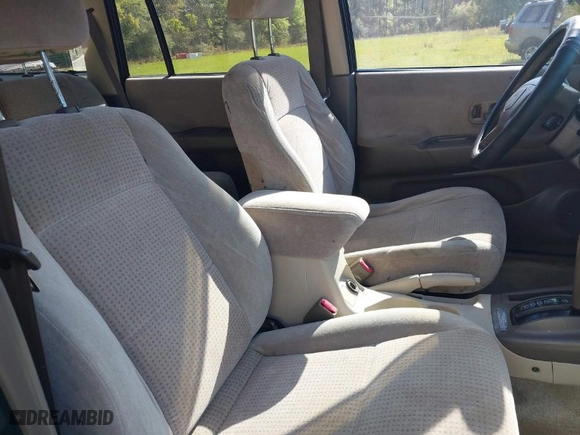 2000 Mitsubishi Montero Sport LS with VIN JA4LS31H0YP055199, listed as a IAAI auction lot 41990427 with 162,687 mi miles. Bid and sale history available at carsss.com. Image 5.