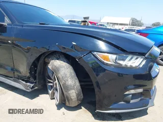 2017 Ford Mustang EcoBoost Premium z VIN 1FATP8UH8H5331324, wystawiony jako IAAI lot #42754503 z przebiegiem 84 209 mil mil oraz . Historia ofert i sprzedaży dostępna na DreamBid. Obrazek 19.