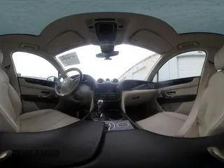 2019 Bentley Bentayga V8 z VIN SJAAM2ZVXKC025218, wystawiony jako IAAI lot #41741586 z przebiegiem 52 457 mil mil oraz . Historia ofert i sprzedaży dostępna na DreamBid. Obrazek 18.