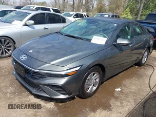 2025 Hyundai Elantra SE z VIN KMHLL4DG0SU855615, wystawiony jako IAAI lot #41887162 z przebiegiem 24 180 mil mil oraz . Historia ofert i sprzedaży dostępna na DreamBid. Obrazek 17.