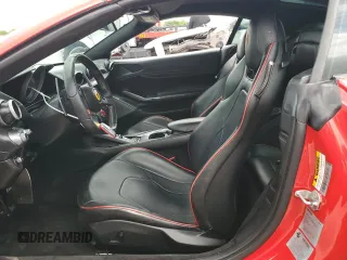 2020 Ferrari Portofino z VIN ZFF89FPAXL0248787, wystawiony jako Copart lot #57488894 z przebiegiem 22 022 mil mil oraz Nie do naprawy. Historia ofert i sprzedaży dostępna na DreamBid. Obrazek 7.