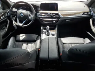 2019 BMW 5 Series 530i z VIN WBAJA5C54KWW26606, wystawiony jako Copart lot #53688285 z przebiegiem 43 454 mil mil oraz Nie do naprawy • Non repairable. Historia ofert i sprzedaży dostępna na DreamBid. Obrazek 8.