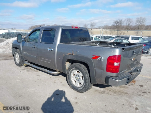 2007 Chevrolet Silverado 1500 LTZ with VIN 2GCEK13MX71529698, listed as a IAAI auction lot 41590698 with 244,705 mi miles. Bid and sale history available at carsss.com. Image 3.