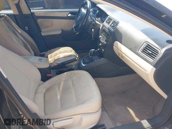 2012 Volkswagen Jetta SE with VIN 3VWDX7AJ6CM343682, listed as a IAAI auction lot 42561217 with 170,257 mi miles and . Bid and sale history available at DreamBid. Image 5.