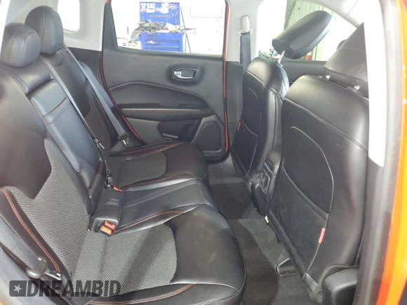 2017 Jeep Compass Trailhawk z VIN 3C4NJDDB4HT640927, wystawiony jako Copart lot #58468415 z przebiegiem 112 583 mil mil oraz Szkoda całkowita • Salvage title. Historia ofert i sprzedaży dostępna na DreamBid. Obrazek 11.