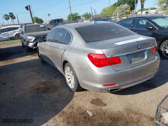 2009 BMW 7 Series 750i with VIN WBAKA83599CY35258, listed as a IAAI auction lot 42003363 with 1 mi miles. Bid and sale history available at carsss.com. Image 3.